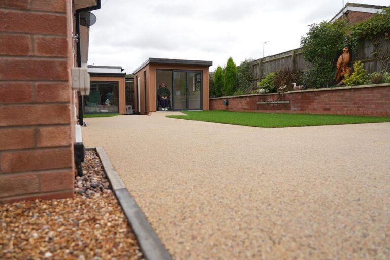 Garden Room with Accessible Landscaping, Coventry